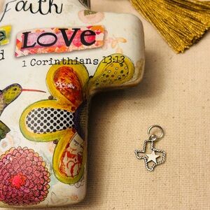 Retired James Avery Texas Star rope charm